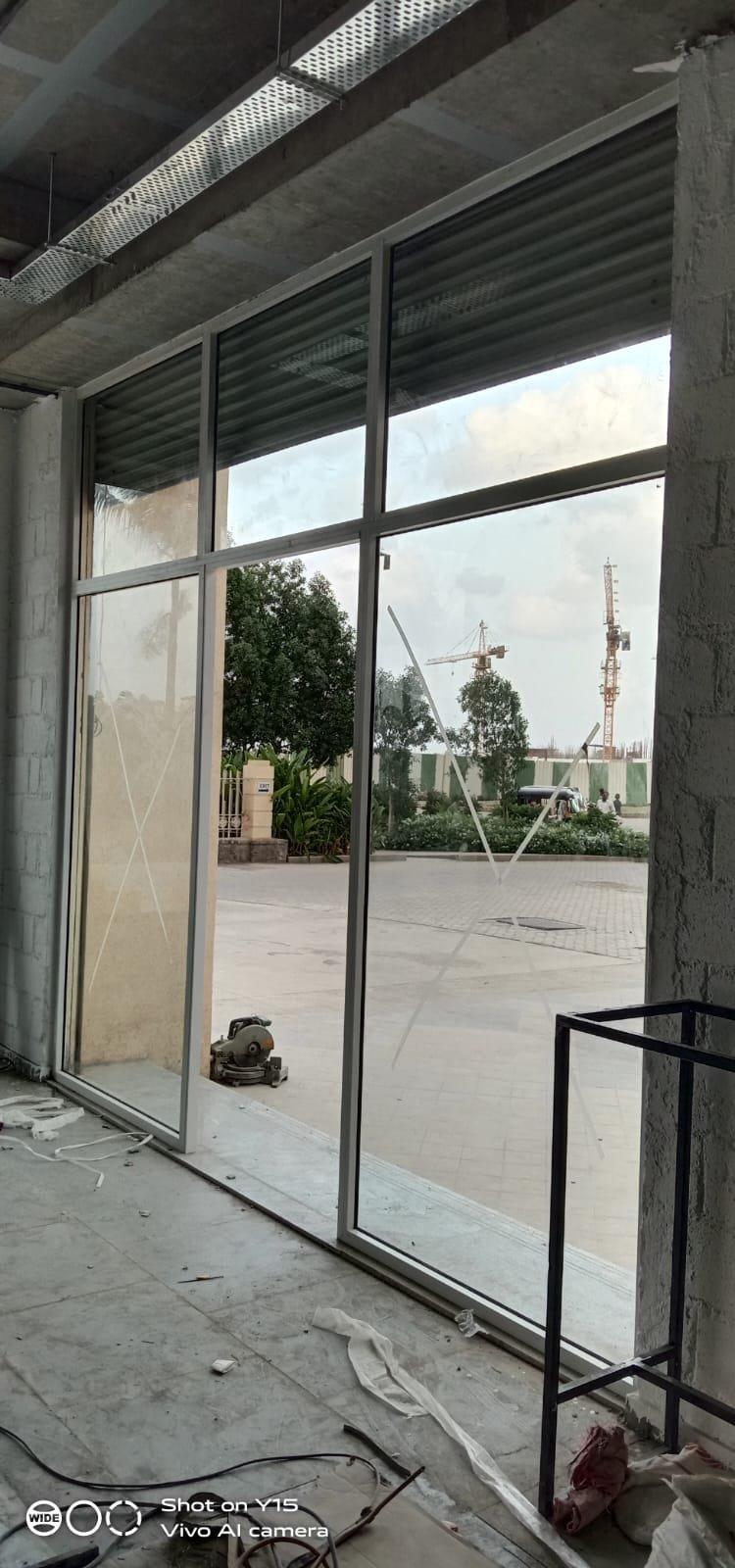 Glass balcony railing